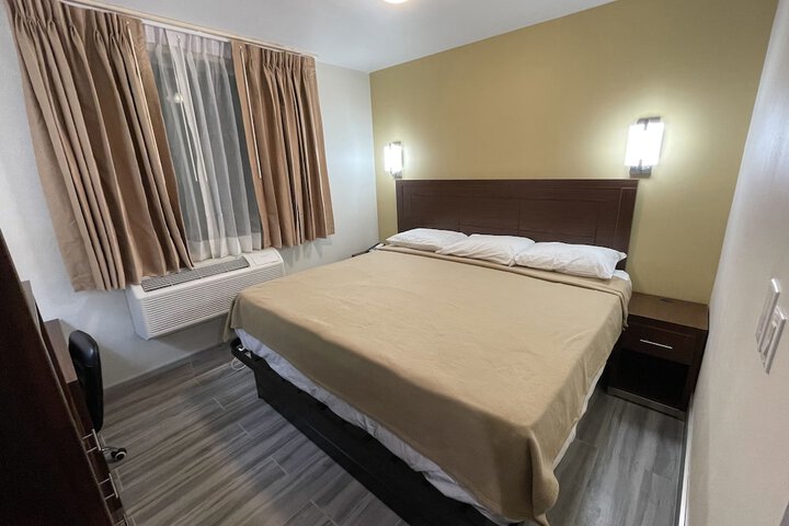 Room 15 of 16