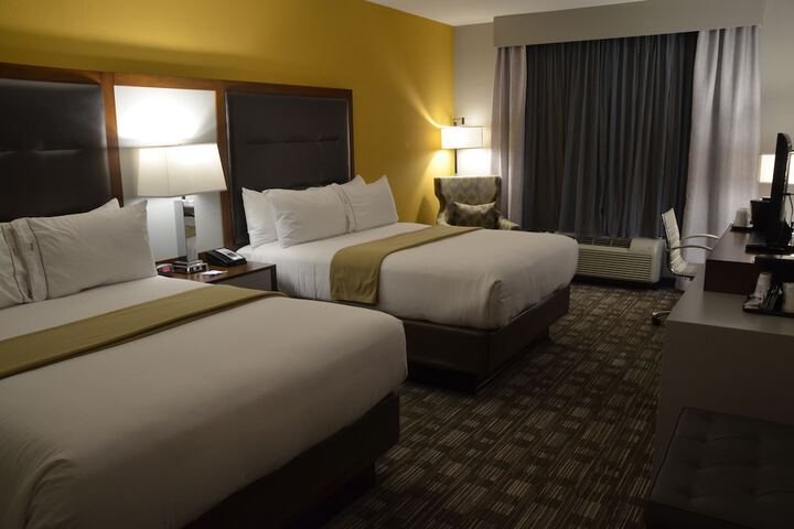Room 32 of 45