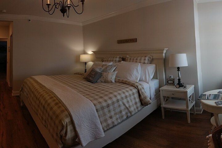 Harbor House Inn