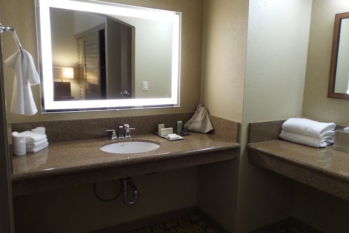 Room 40 of 129