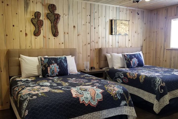 Bluff Gardens Cabins