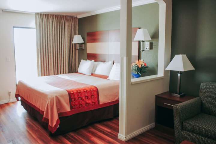 Room 30 of 48