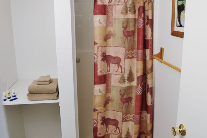 Room 16 of 38