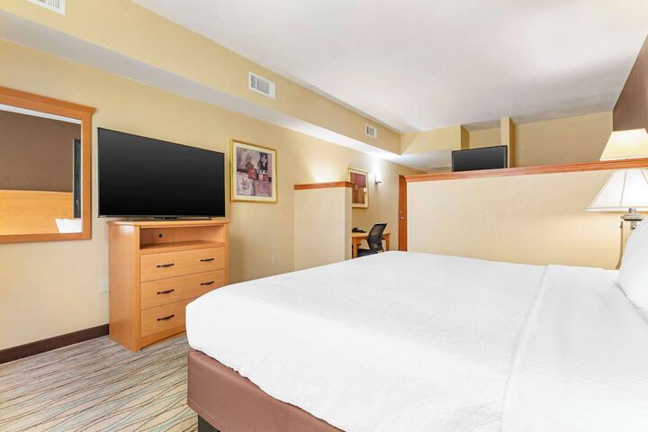 Best Western Locust Grove Inn & Suites