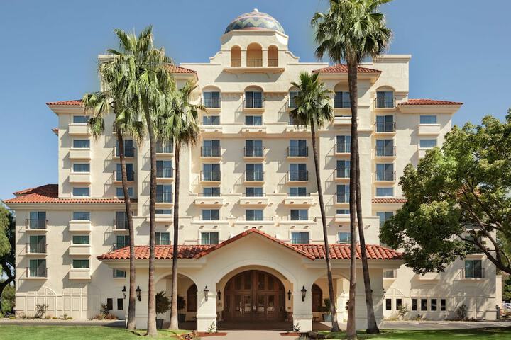 Hotel 2 of 64