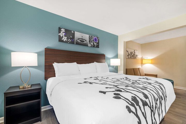 Room 16 of 35