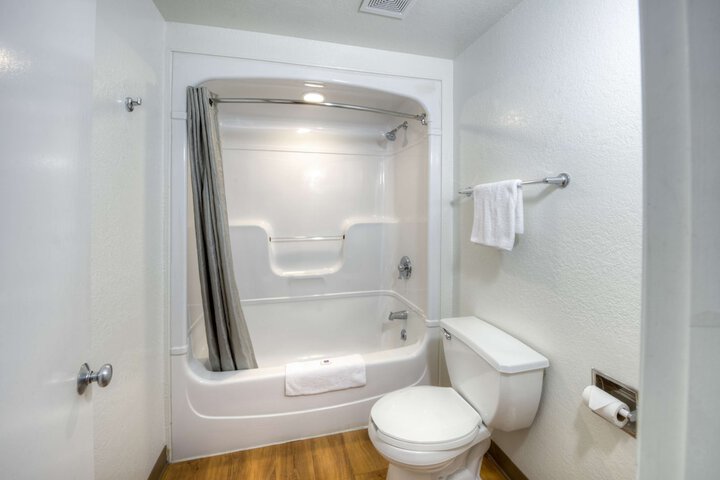 Room 21 of 33