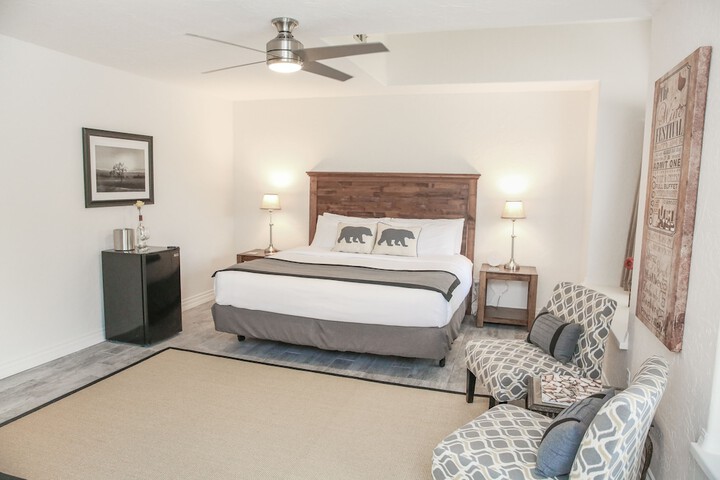Room 27 of 58