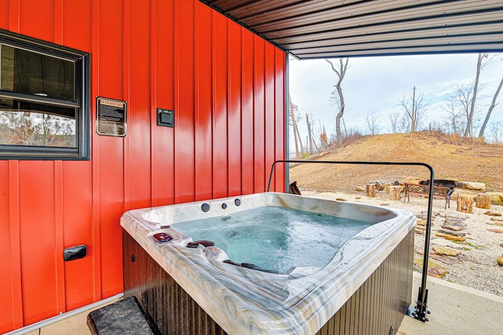 Hike & Climb: Pet-friendly Red River Gorge Cabin!