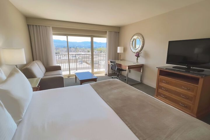 Room 42 of 77