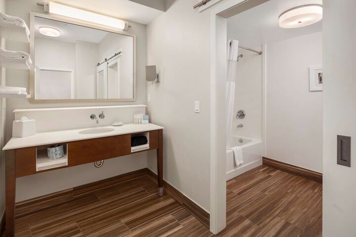 Hampton Inn & Suites Seattle-North / Lynnwood