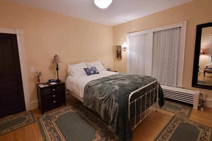 Oaklawn Inn LLC