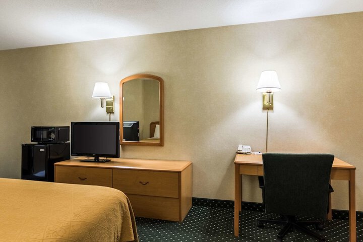 Room 43 of 76