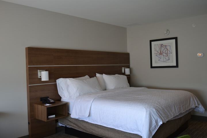 Holiday Inn Express & Suites Goodlettsville N - Nashville by IHG