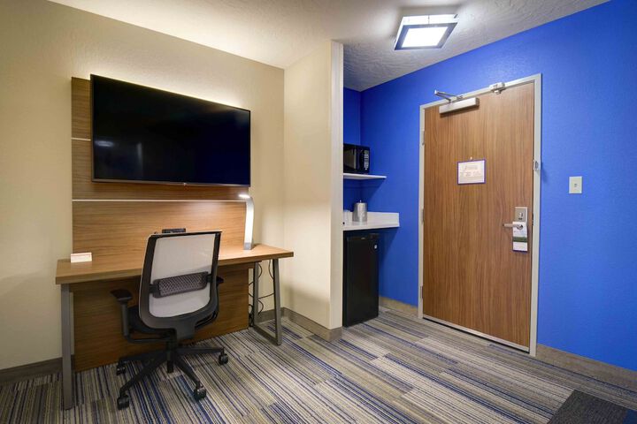 Holiday Inn Express & Suites - North Platte by IHG