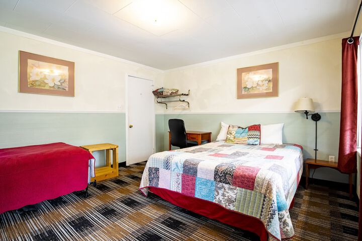Lloyds on the River Country Inn by OYO