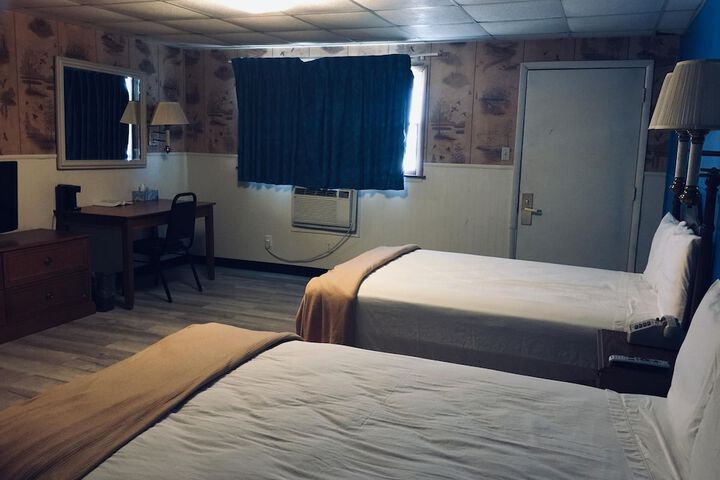 Room 13 of 19