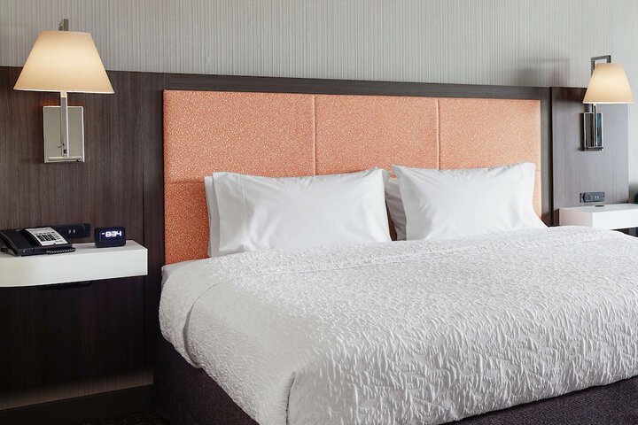 Hampton Inn & Suites Chicago Waukegan