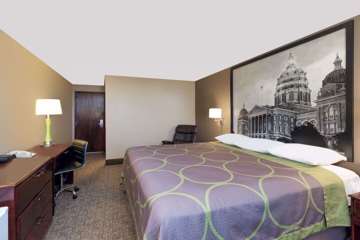Room 13 of 16