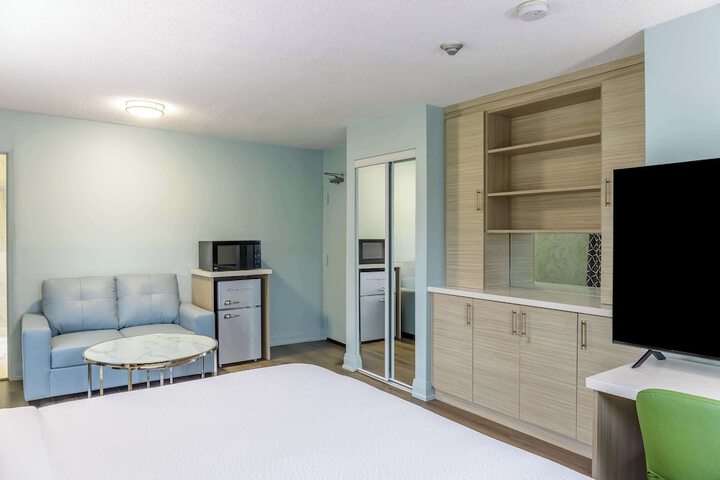Room 26 of 35
