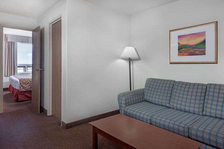 Room 17 of 36