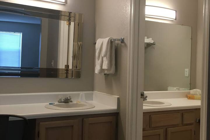 Ambassador Inn & Suites