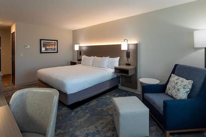 Room 18 of 25