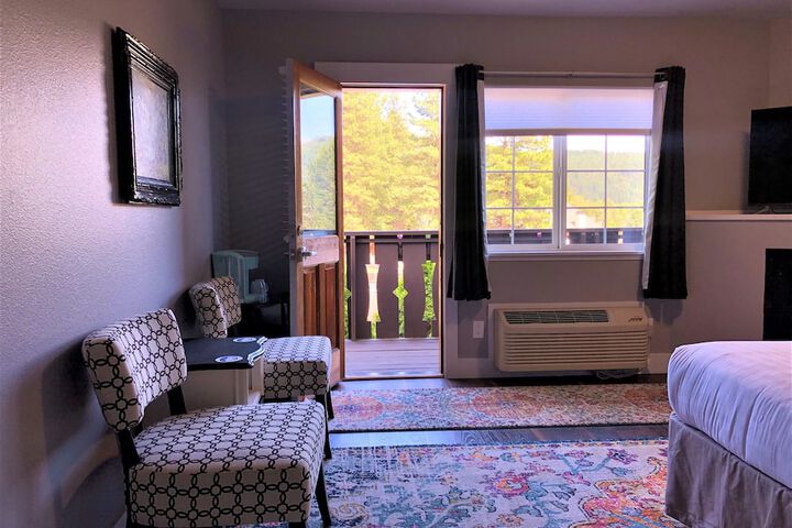 Blue Elk Inn