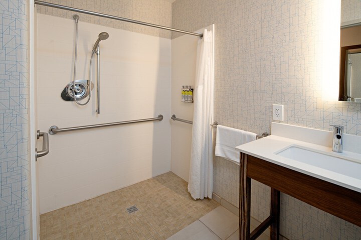 Room 16 of 35