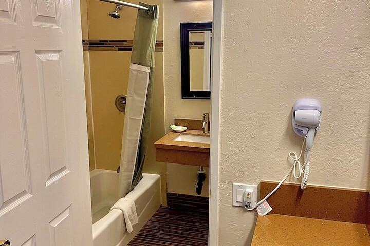 Room 15 of 29