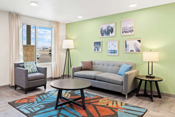 Woodspring Suites Denver Commerce City