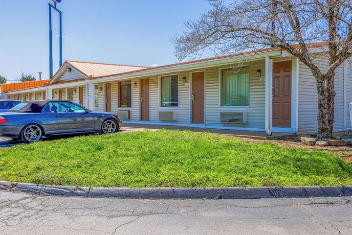 Cozy Garden Inn by OYO Hwy 40 Richmond