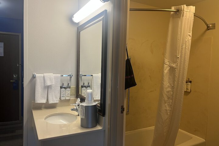 Room 83 of 111