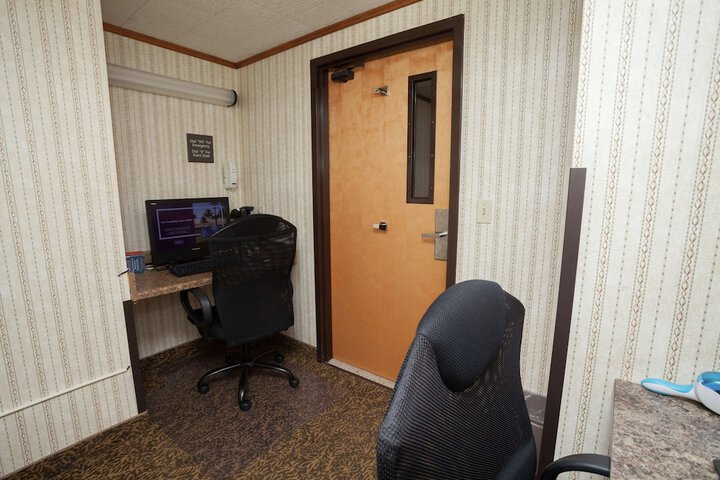 Business Center 53 of 54
