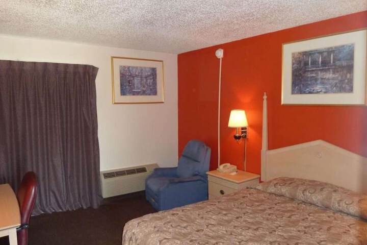 Room 12 of 26