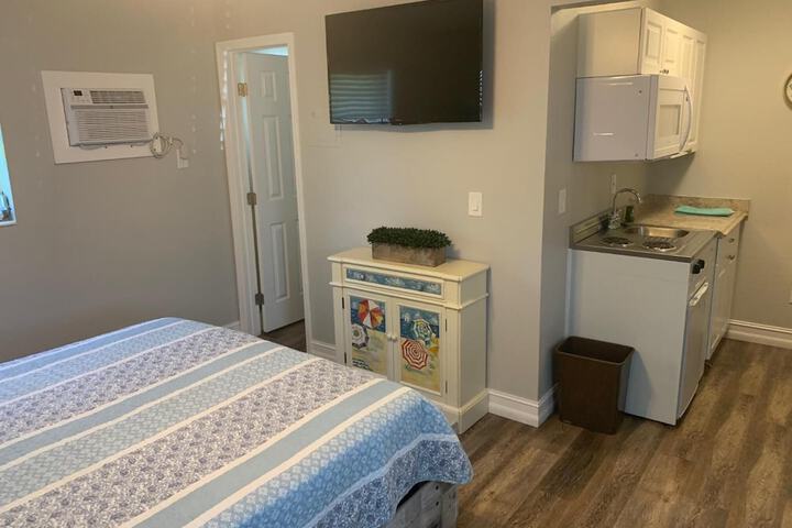 Room 33 of 51
