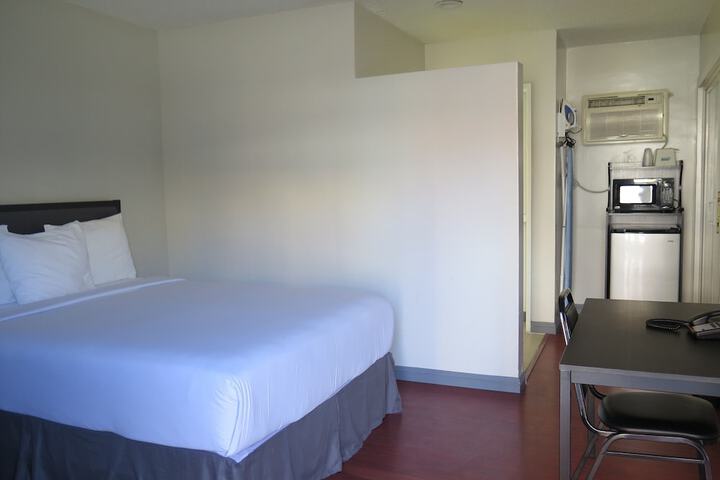 Room 18 of 25