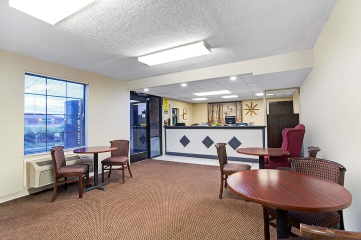 Hotel Interior 4 of 25