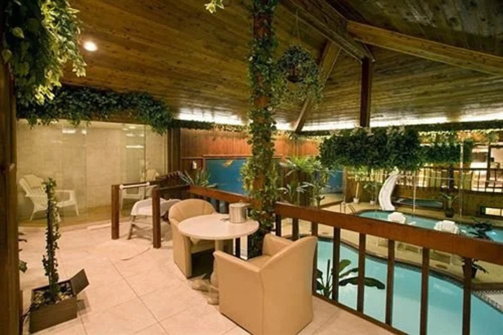 Sybaris Pool Suites Northbrook Adults Only