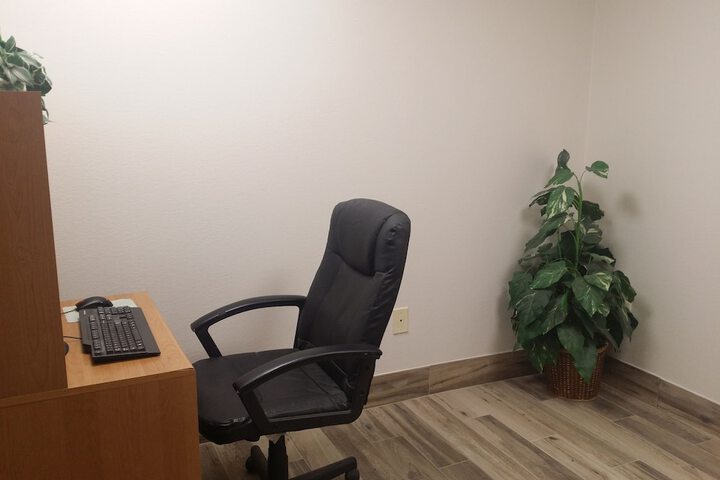 Business Center 70 of 75