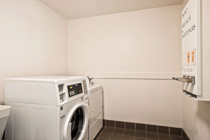 Room 11 of 27