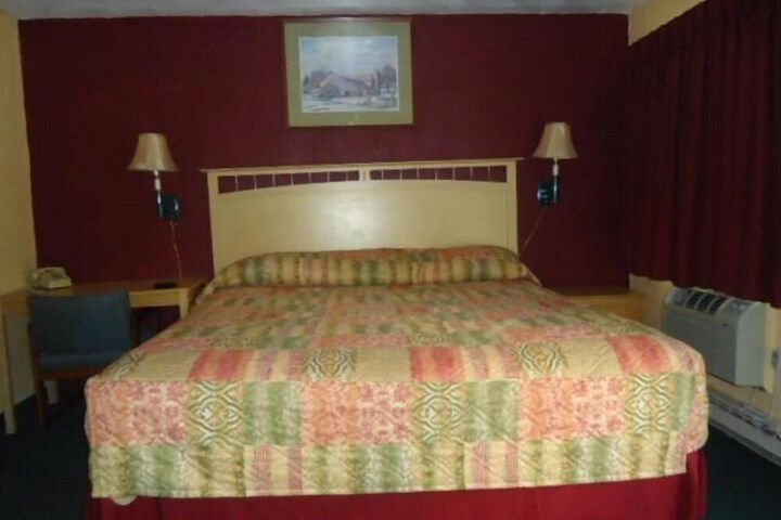 Relax Inn Elmira