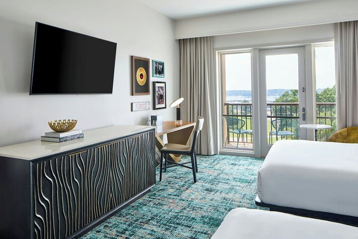 Renaissance Shoals Resort & Spa