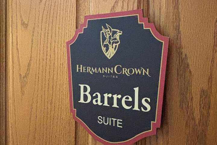 Hermann Crown Suites