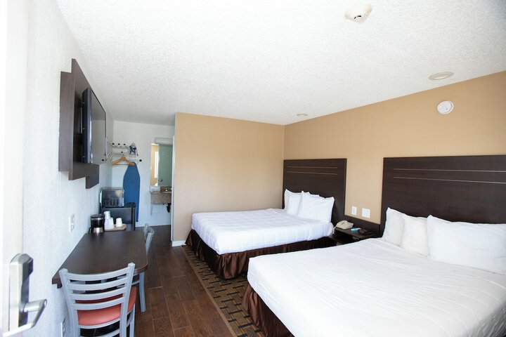 Room 10 of 11