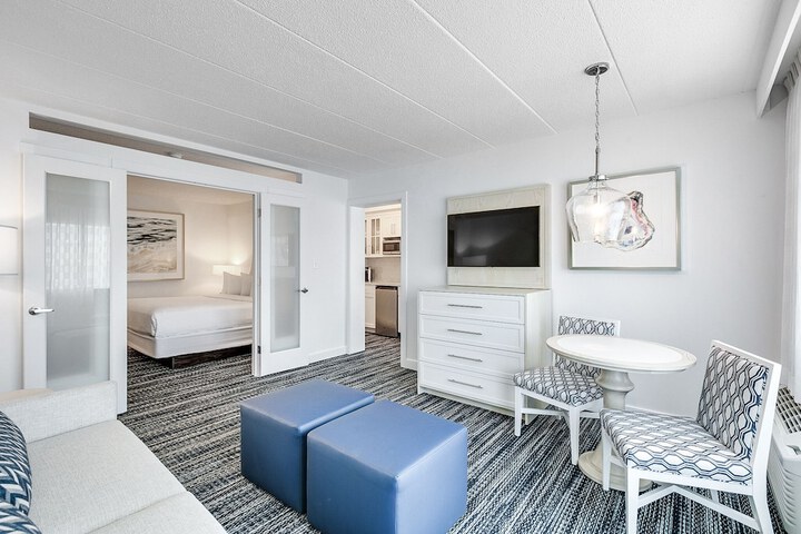 Room 36 of 62