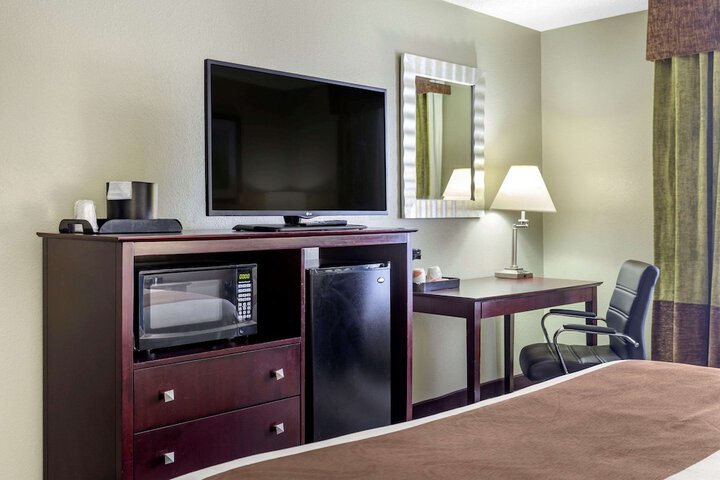 Room 35 of 53