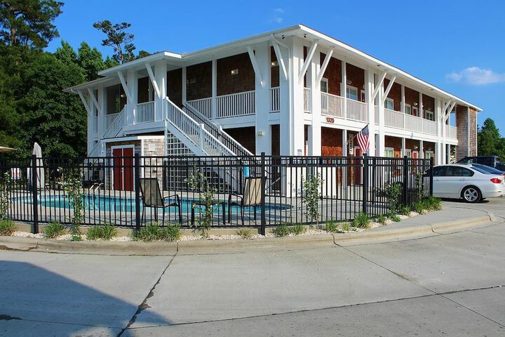 Topsail Shores Inn
