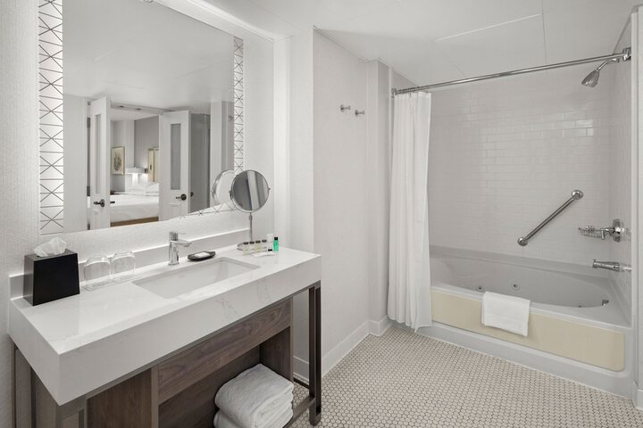 Sheraton Duluth Hotel