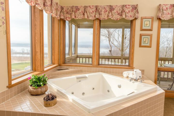 Hot Tub 121 of 137